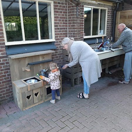 Camping De Tulpenweide Lege Kampeerplaats, Lege Plaats Op Het Gras Zonder Bed Breezand エクステリア 写真