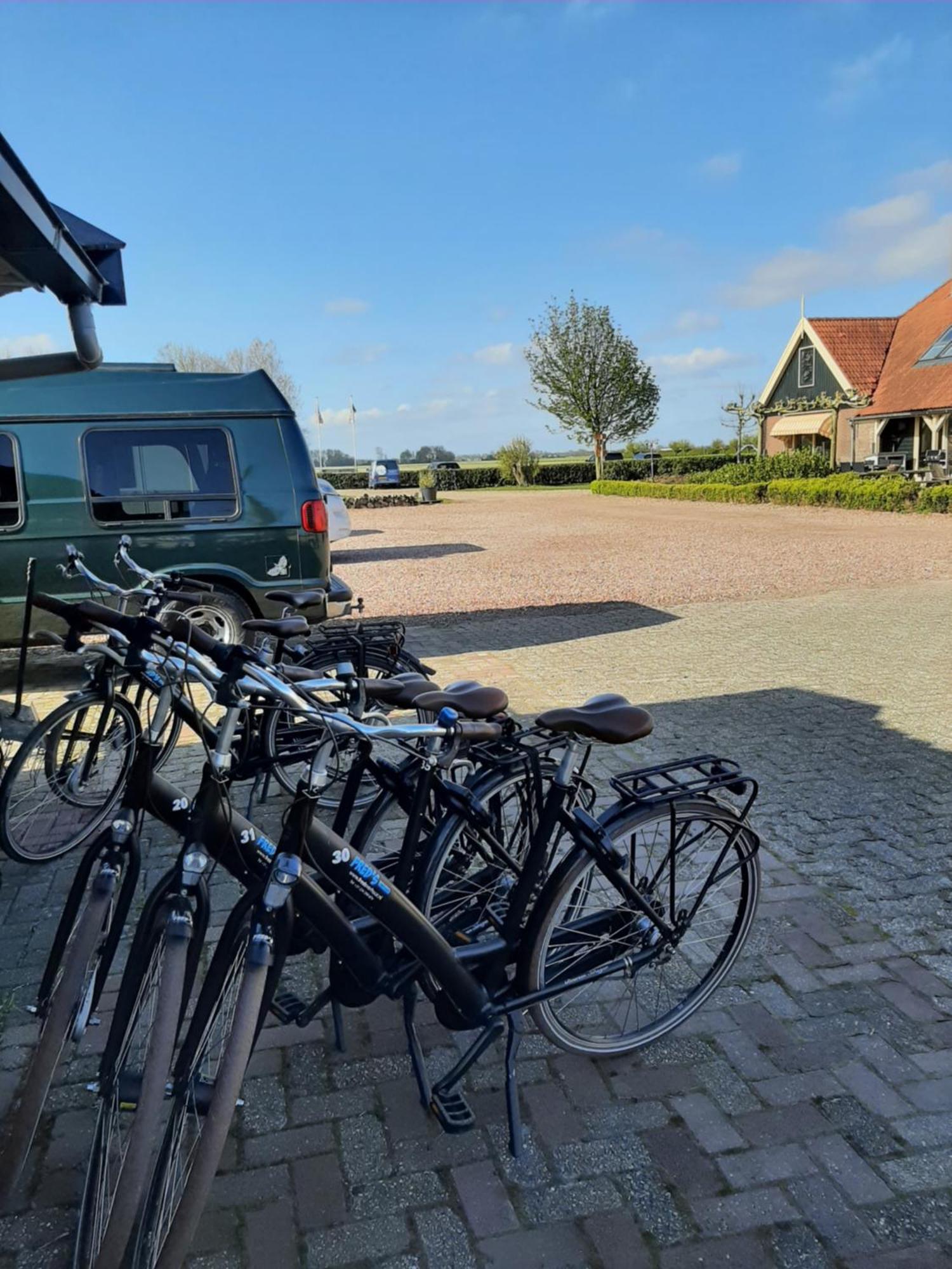 Camping De Tulpenweide Lege Kampeerplaats, Lege Plaats Op Het Gras Zonder Bed Breezand エクステリア 写真