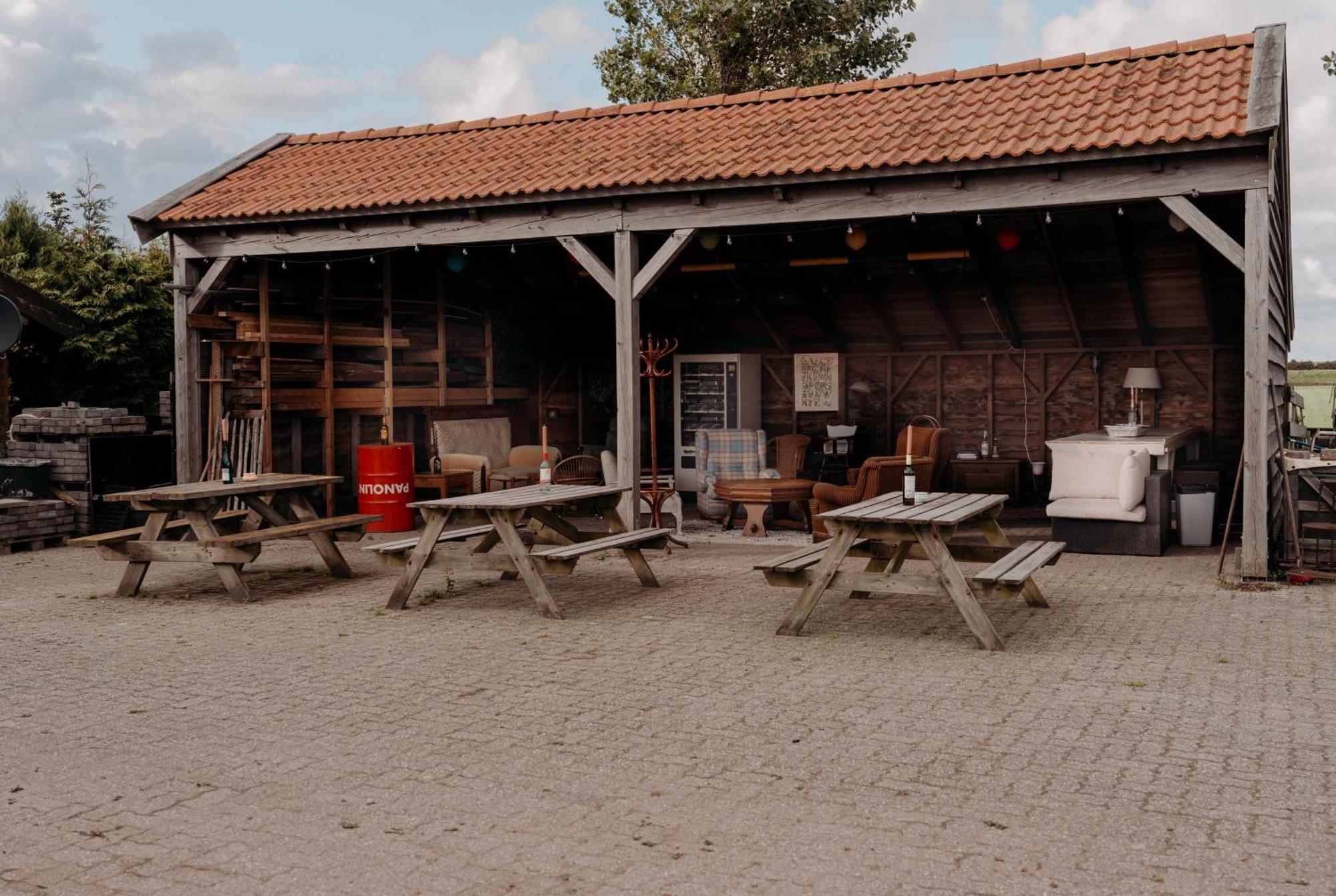 Camping De Tulpenweide Lege Kampeerplaats, Lege Plaats Op Het Gras Zonder Bed Breezand エクステリア 写真